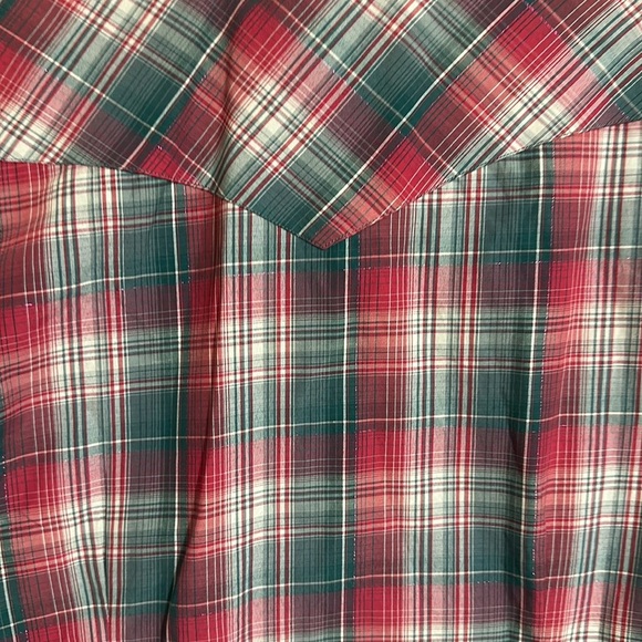 Cowgirl Legend Plaid Short Sleeve Women’s Button Down Shirt - Picture 5 of 5